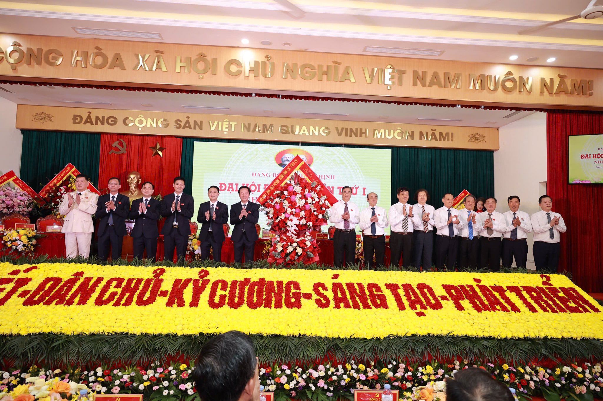 Chào mừng Đại hội Đảng bộ xã Phúc Thịnh - Lần thứ Nhất (Nhiệm kỳ 2025 - 2030) thành công tốt đẹp